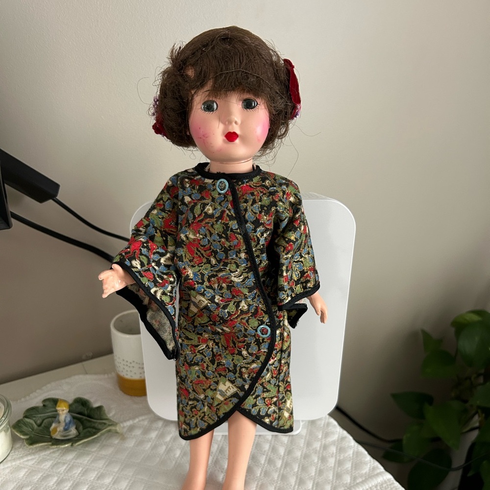 Vtg Asian doll 13” tall